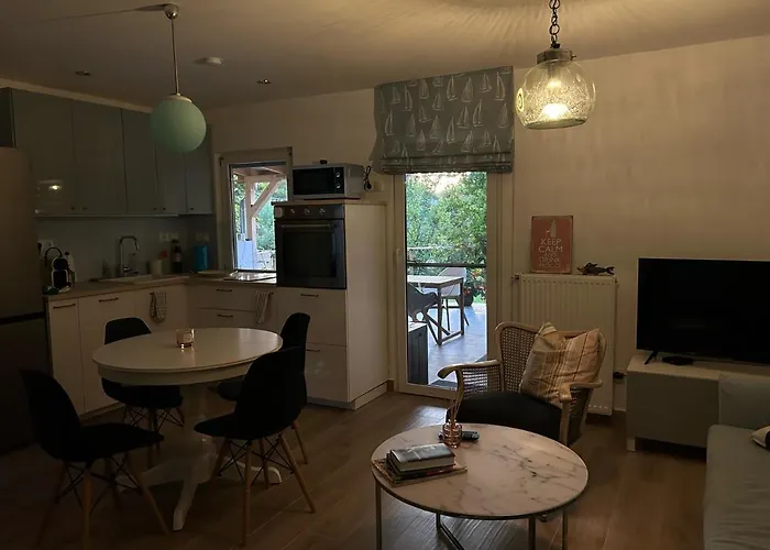 Kisvirág Casa de Férias Balatonvilágos
